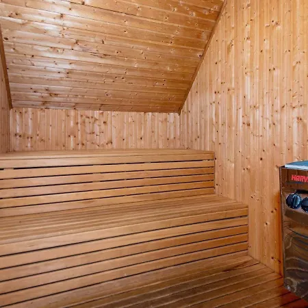 Prázdninový dům 10 Person In *